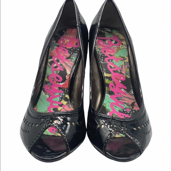 BETSEYVILLE GUC Black BVPecks Open Toe Heels - Picture 11 of 16